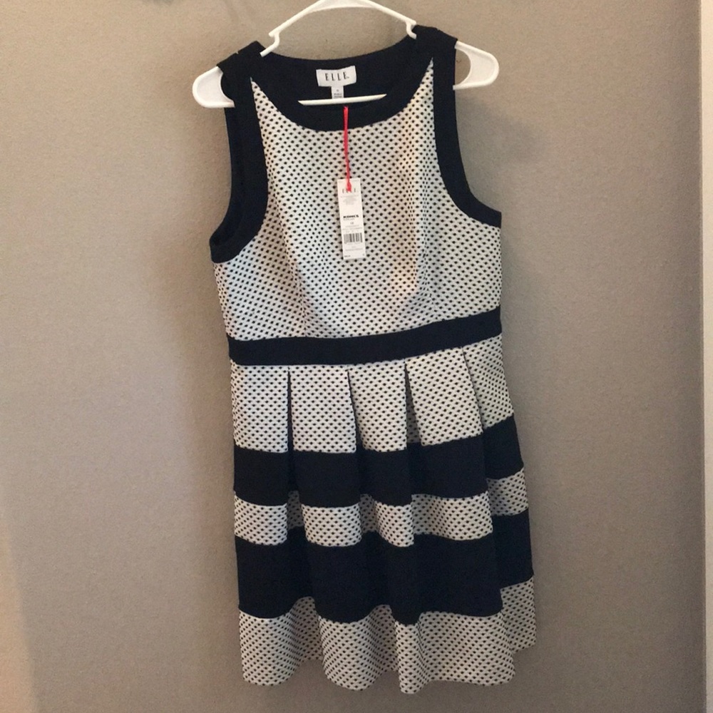 NWT Elegant black and white short dress